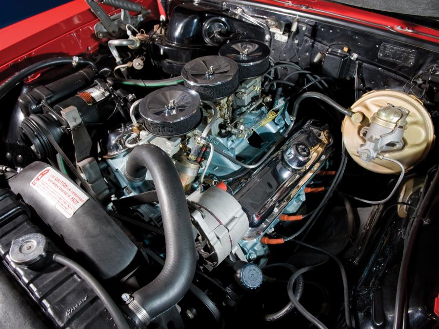 Моторный отсек Pontiac Tempest GTO Cordova Top Hardtop Coupe 1966 года  (фото 13 из 22)